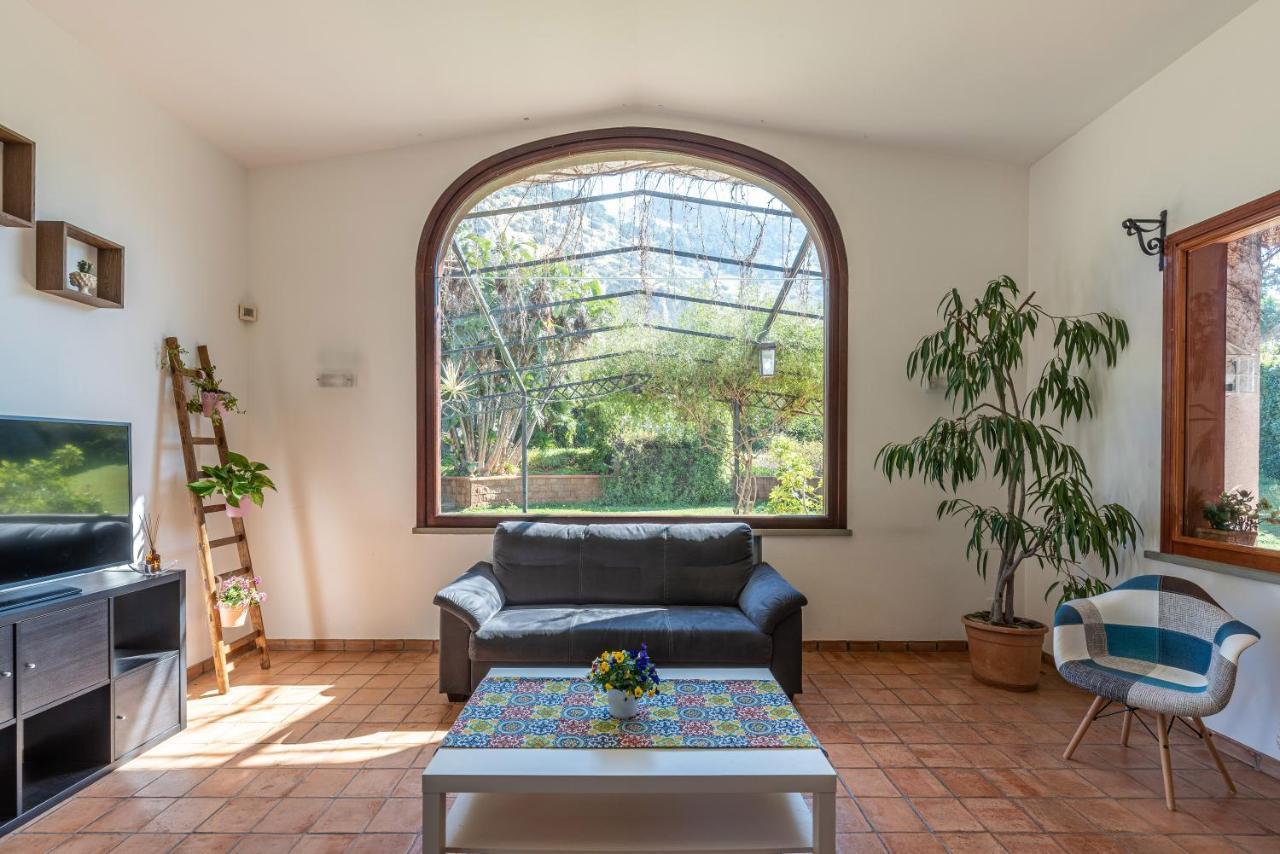 Bouganville Home 몬델로 외부 사진