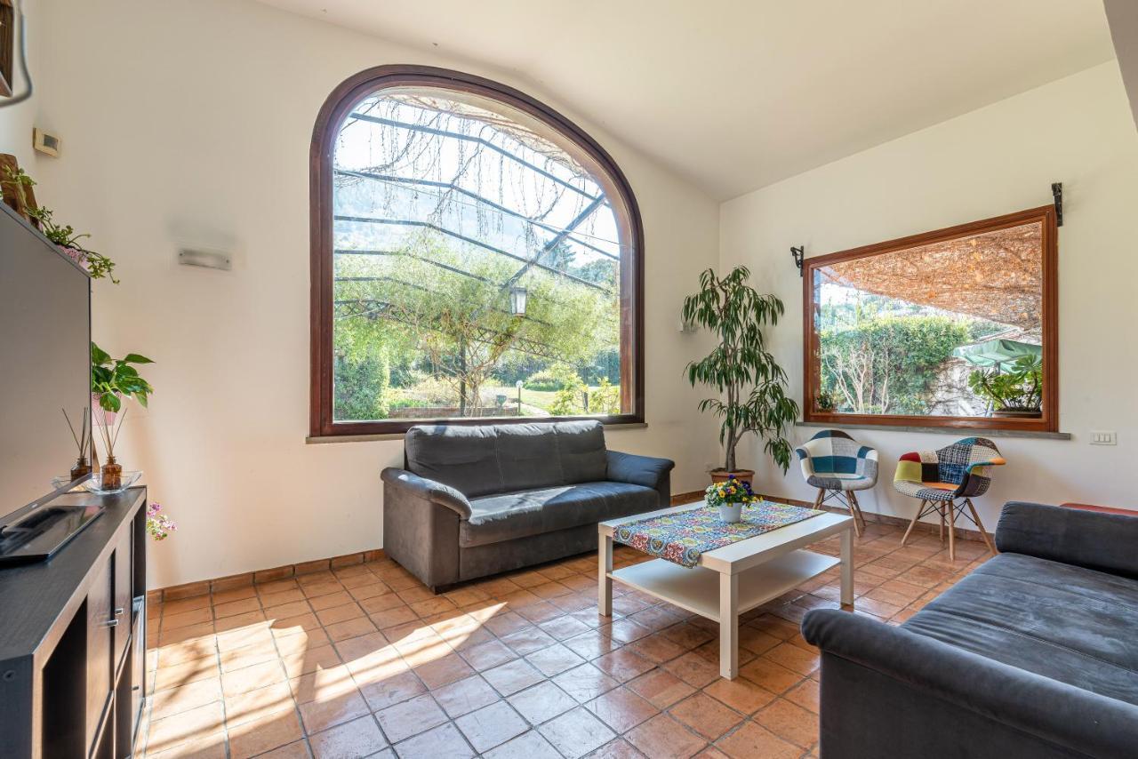 Bouganville Home 몬델로 외부 사진